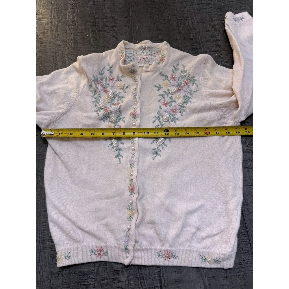 Vintage Hand Beaded Cardigan Sweater Size Small Medium 46 Floral Classic Knit‎ - Picture 15 of 16